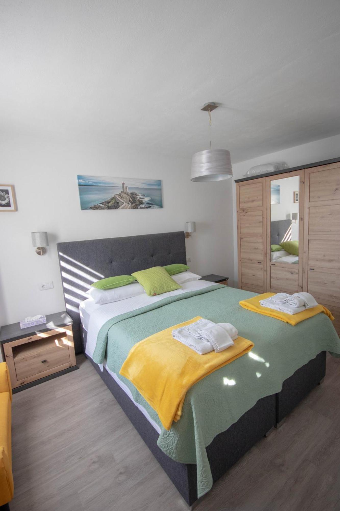 A&D Apartments โรวีน ภายนอก รูปภาพ