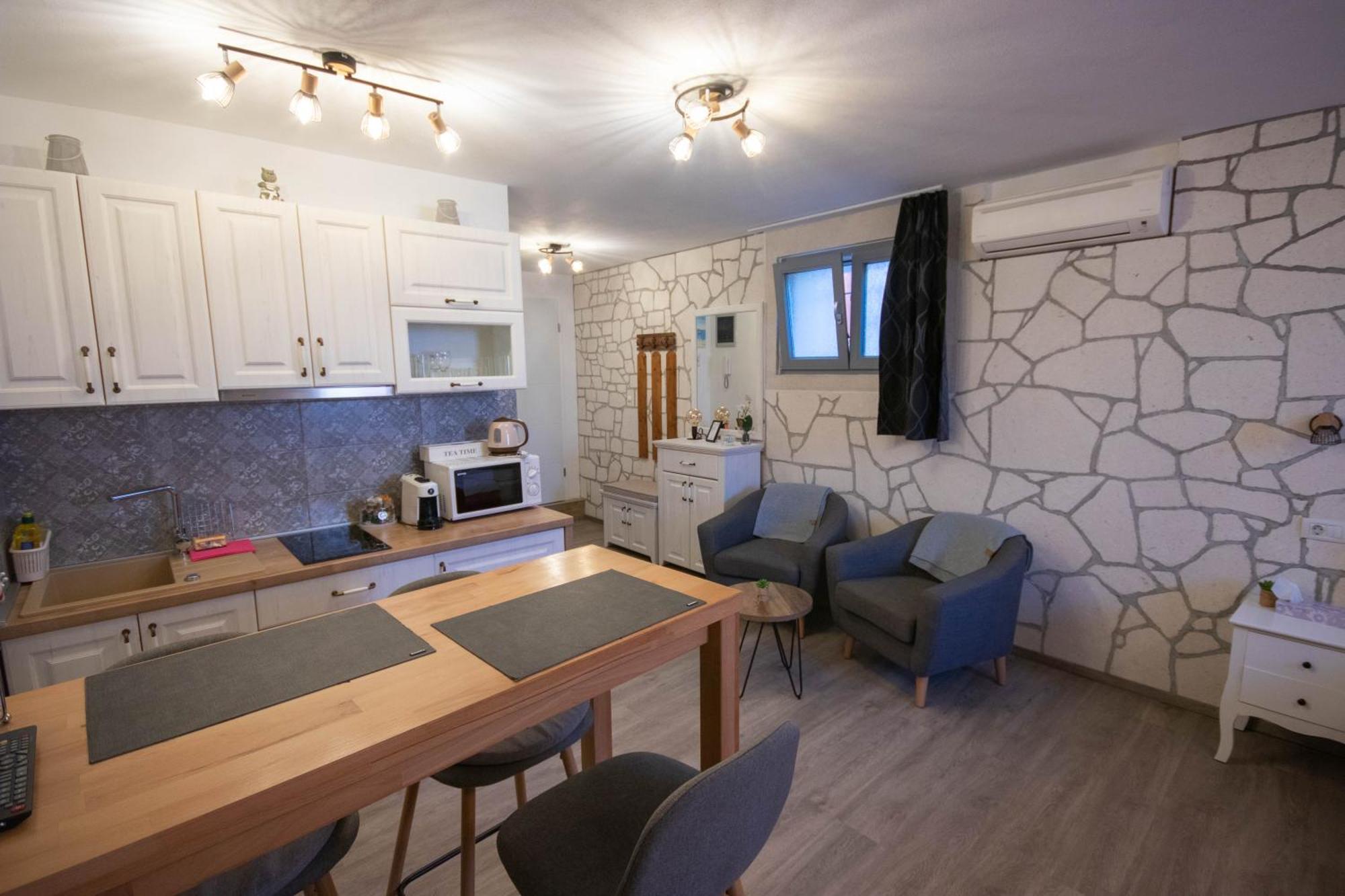 A&D Apartments โรวีน ภายนอก รูปภาพ