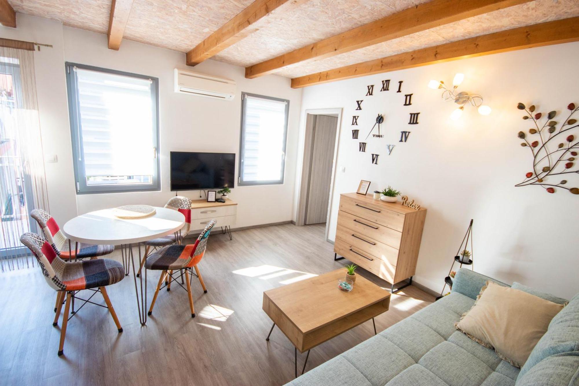 A&D Apartments โรวีน ภายนอก รูปภาพ