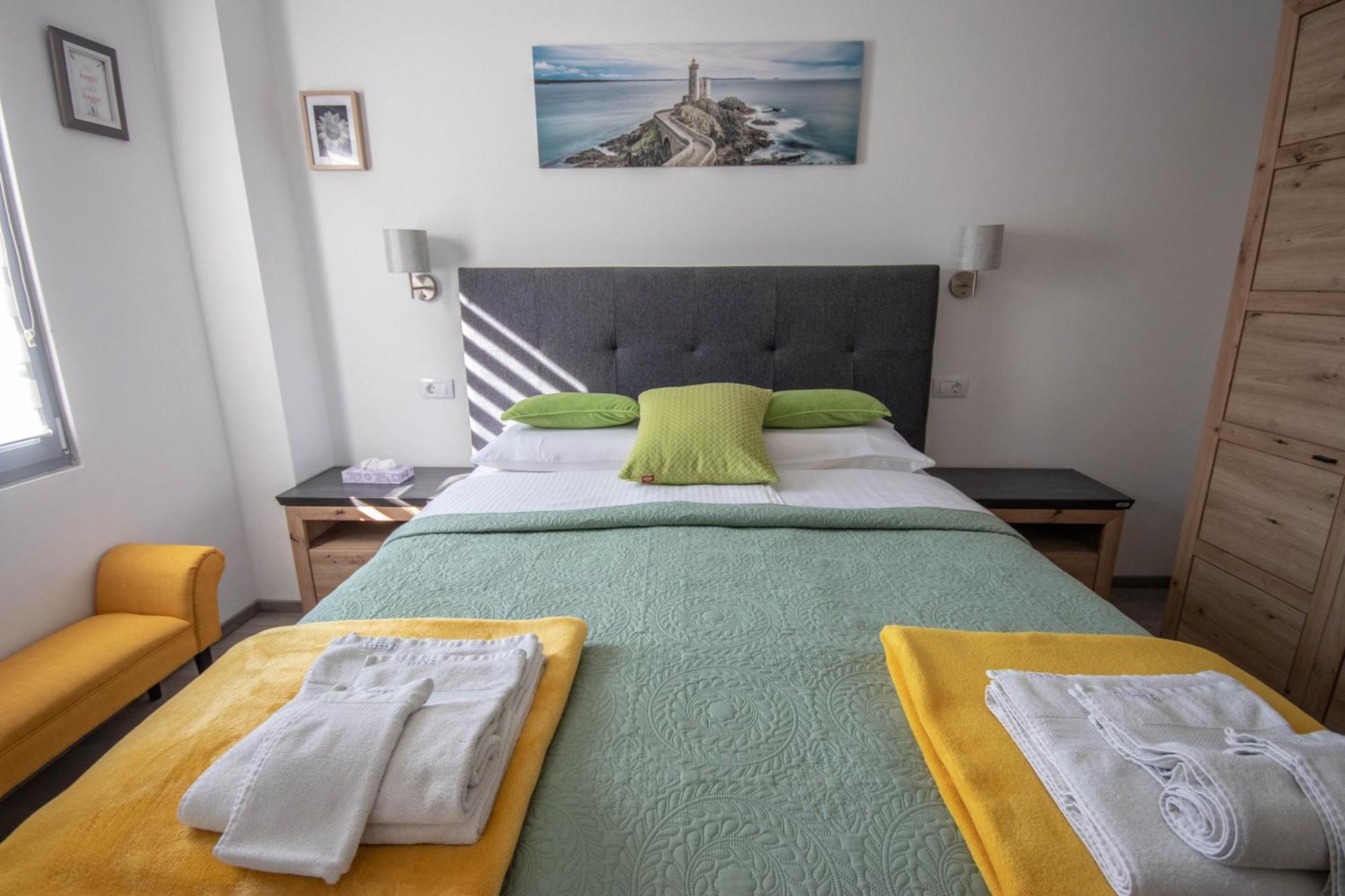 A&D Apartments โรวีน ภายนอก รูปภาพ